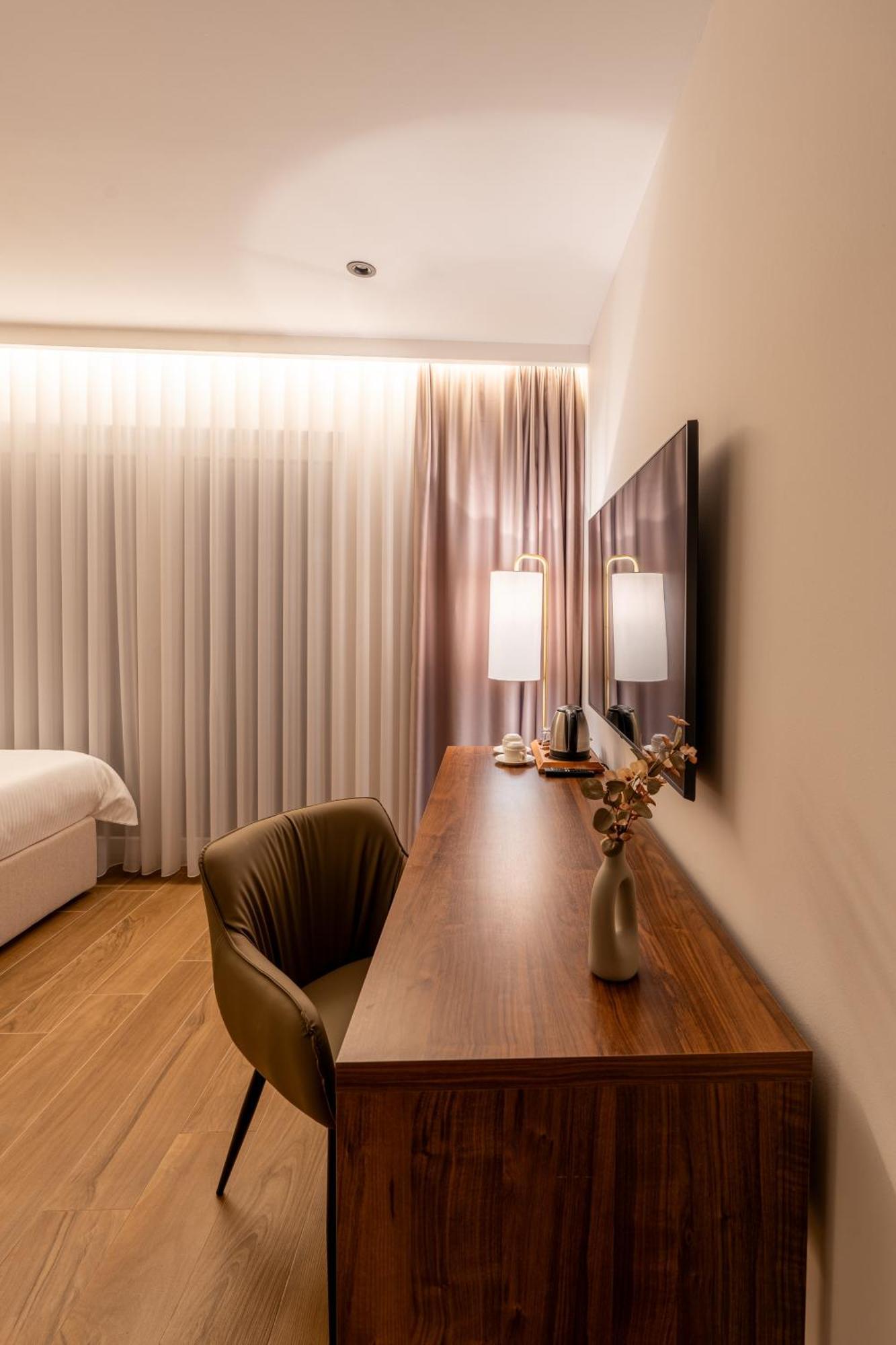 Ruby Hotel Prishtina Pristina Kültér fotó