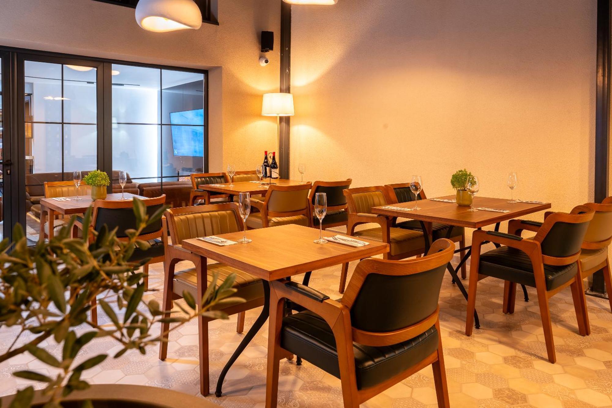 Ruby Hotel Prishtina Pristina Kültér fotó